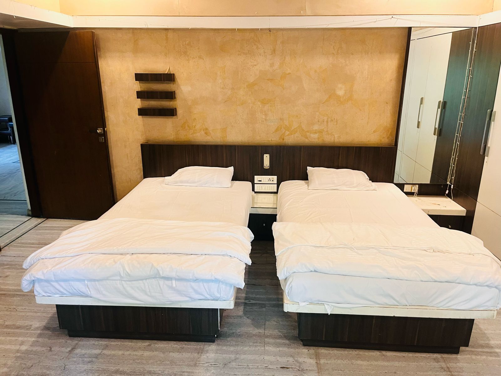 Lily Room at Leaf & Sky