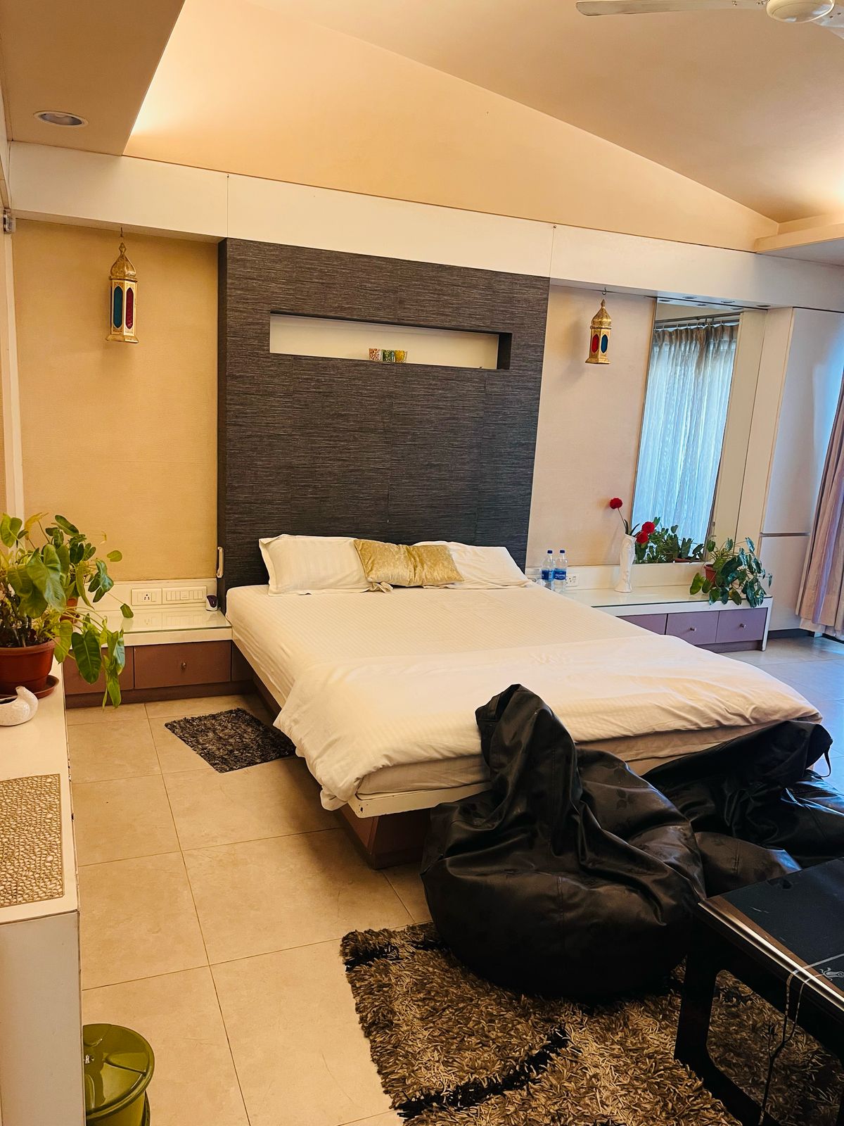 Rose Room at Leaf & Sky