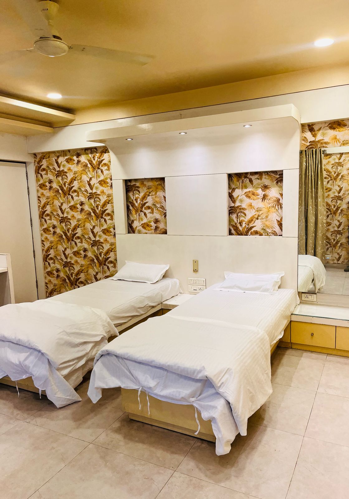 Sunflower Room at Leaf & Sky